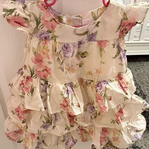 Toddler love shack fancy/gap 

Size 2T